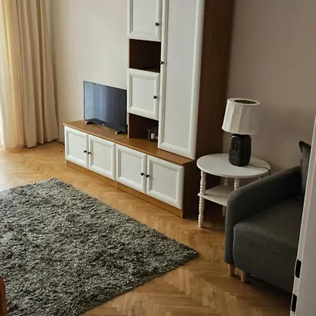 Mieszkanie Na Wynajem Blisko Plazy Apartment *